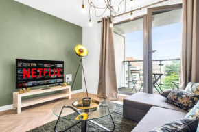 Stylish 4th Floor 2 Bedroom En Suite City Centre Apartment With Parking By Azura Nights